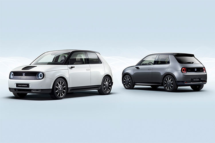 Ở phiên bản Standard, Honda e có công suất tối đa 134 mã lực, trong khi phiên bản Advance cho ra 151 mã lực - cả hai đều đạt mức 315 Nm momen xoắn cực đại.