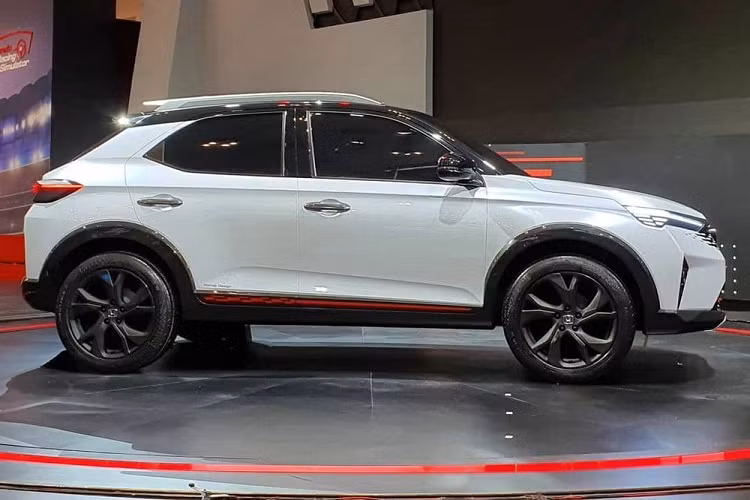 Hãng Honda chưa công bố thời điểm tung ra ZR-V mới. Vì được thiết kế tại Thái Lan nên Honda ZR-V rất có thể sẽ được phân phối tại nhiều thị trường Đông Nam Á. Mẫu SUV hạng A này có thể còn được bán ở Ấn Độ như lựa chọn thay thế cho đàn anh WR-V.