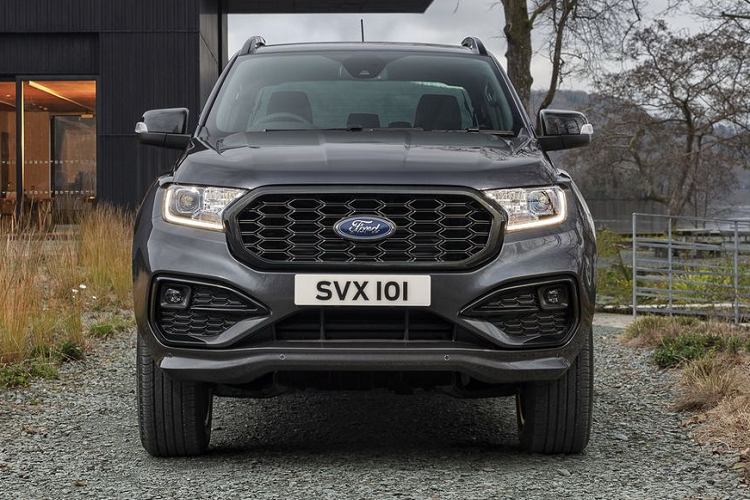 Sức mạnh này được truyền xuống cả 4 bánh xe (4WD) thông qua hộp số tự động 10 cấp. Mức giá xe Ford Ranger MS-RT 2021 hiện vẫn chưa được công bố chính thức đến khách hàng.