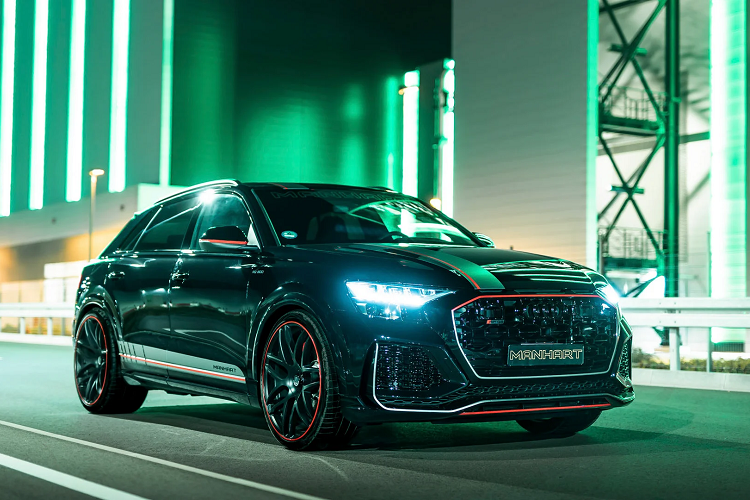 Trong phân khúc siêu SUV, Lamborghini Urus là một cái tên dẫn đầu với sức mạnh ấn tượng cùng thiết kế thể thao, đa dụng với khả năng vượt địa hình ấn tượng. Tuy nhiên, người dùng cũng có thể lựa chọn “người anh em” của Lamborghini Urus chính là mẫu Audi RS Q8 thế hệ mới, phiên bản hiệu năng cao hơn của Audi Q8.