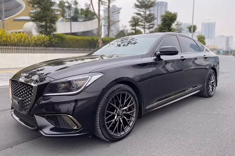 Nhìn chung, chiếc Genesis G80 Sport 2018 này là một lựa chọn tốt trong tầm giá dành cho khách hàng muốn sở hữu sedan hạng sang cỡ trung, đề cao công suất mạnh mẽ, khả năng vận hành thú vị và độ độc đáo không “đụng hàng” khi sử dụng. Dẫu vậy, mẫu xe này rất kén khách, khó bán lại bởi thương hiệu và tên tuổi chưa thực sự phổ biến.