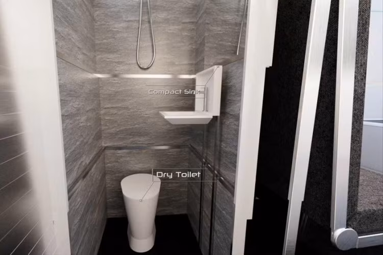 Khi mở ra thông qua một nút bấm trên ứng dụng, CyberLandr có hai phòng: một phòng lớn hơn, nơi bạn ăn, ngủ, giải trí, và một phòng tắm riêng. Căn phòng lớn hơn này có mặt bàn bếp bằng sứ đẹp như đá cẩm thạch nằm dọc theo toàn bộ một bên với bồn rửa lớn và bếp cảm ứng vô hình được gắn khéo léo bên dưới bề mặt của nó. Ngoài ra, phía dưới mặt bàn còn có một tủ lạnh nhỏ và chỗ chứa đồ dùng.