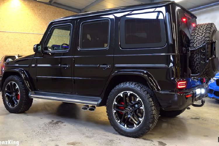 Với Armored Guard X7, toàn bộ thân vỏ của G63 được gia cố chắc chắn, có thể chống đạn và các mảnh vỡ nổ.