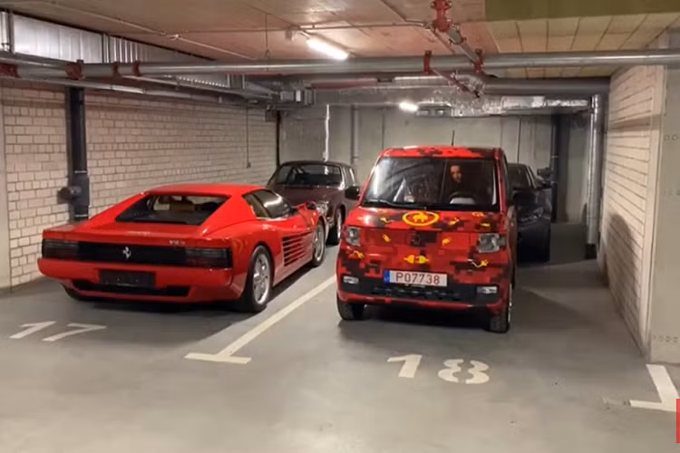 “Chúng tôi thay đổi đèn halogen thành đèn LED và nhận được những gì chúng tôi cần – khoảng cách xa hơn. Thêm vào đó, chúng tôi cũng đã thực hiện một số nâng cấp hệ thống điện,” Yankelovich nói.