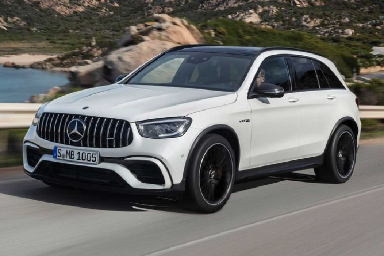 Tại thị trường Mỹ, Mercedes-AMG GLC 63 S SUV 2022 mới được trang bị động cơ tăng áp kép V8 4.0L tương tự bản Coupe, sản sinh công suất 503 mã lực và mô-men xoắn cực đại 700 Nm.