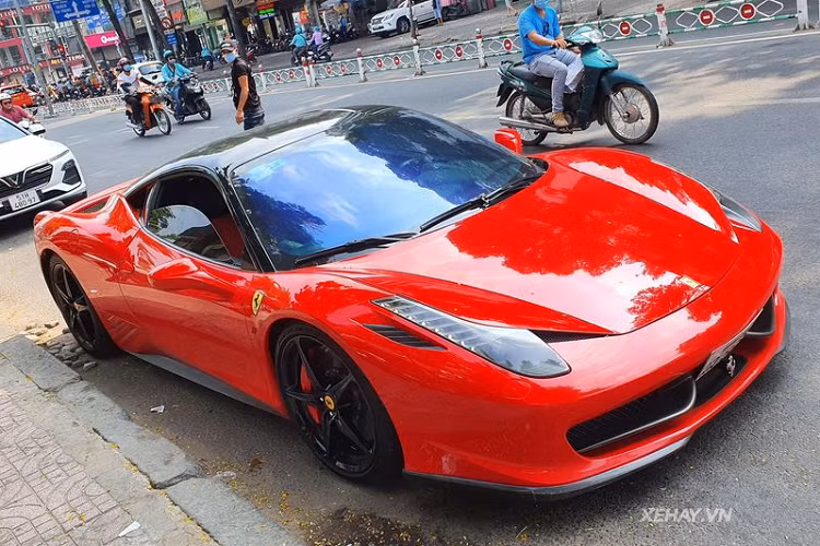 Ferrari 458 Italia được ra mắt lần đầu tiên vào năm 2009 tại triển lãm ô tô Frankfurt Motor Show.