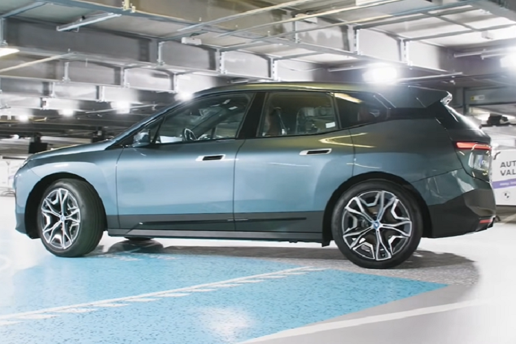 Được biết, đơn vị chế tạo ra hệ thống đỗ xe tự động có mặt trong clip này là Bosch, một thương hiệu sản xuất lâu đời và danh tiếng của Đức.