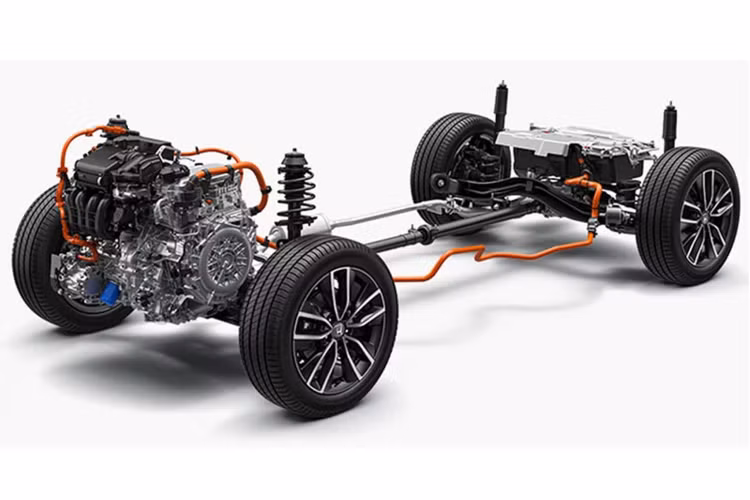 Động cơ xăng Atkinson 4cyl thẳng hàng, mã LEB-MMD, dung tích 1.5L, hút khí tự nhiên cho công suất tối đa 98 mã lực tại 5.600 – 6.400 vòng/phút và mô-men xoắn cực đại 127 Nm tại 4.500 – 5.000 vòng/phút. Kết hợp với pin Lithium-ion E20 và 2 động cơ điện công suất cực đại 109 mã lực tại 3.500 – 3.000 vòng/phút, mô-men xoắn cực đại 253 Nm tại 0 - 3.000 vòng/phút kết hợp với hộp số tự động biến thiên vô cấp e-CVT.