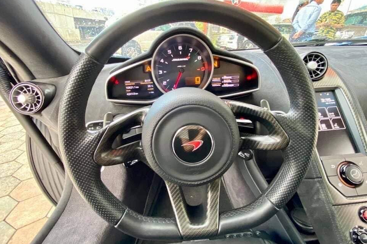 MSO không can thiệp gì ở động cơ trên chiếc McLaren 650S Spider MSO, "trái tim" của xe vẫn là động cơ V8, tăng áp kép, dung tích 3.8 lít, sản sinh công suất tối đa 641 mã lực và mô-men xoắn cực đại đạt 680 Nm.