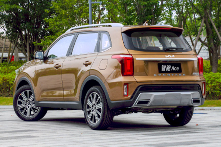 Mức giá xe KIA Sportage ACE 2022 tại Trung Quốc vẫn chưa được công bố. Trong phân khúc Crossover 5 chỗ đây sẽ cạnh tranh trực tiếp với Mazda CX-5, Honda CR-V, Hyundai Tucson và với thị trường ô tô nội địa Trung Quốc thì có Beijing X7, MG HS, Haval H6, Changan SC75…