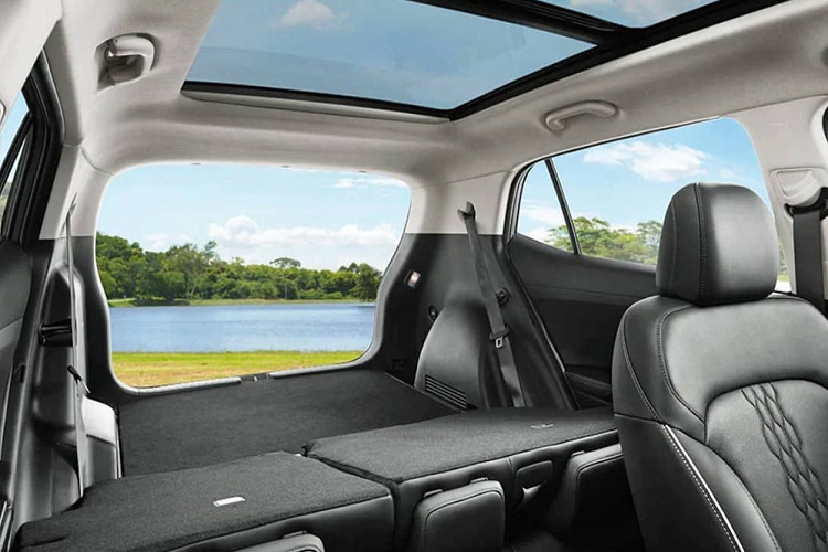 Hiện giá xe Hyundai Creta 2022 tại Indonesia vẫn chưa được tiết lộ. Dự kiến, xe sẽ bắt đầu được giao cho khách hàng Indonesia vào đầu năm sau. Ngoài Indonesia, Hyundai Creta 2022 sẽ được xuất khẩu sang một số quốc gia như Trung Quốc, Thái Lan và Brazil. 