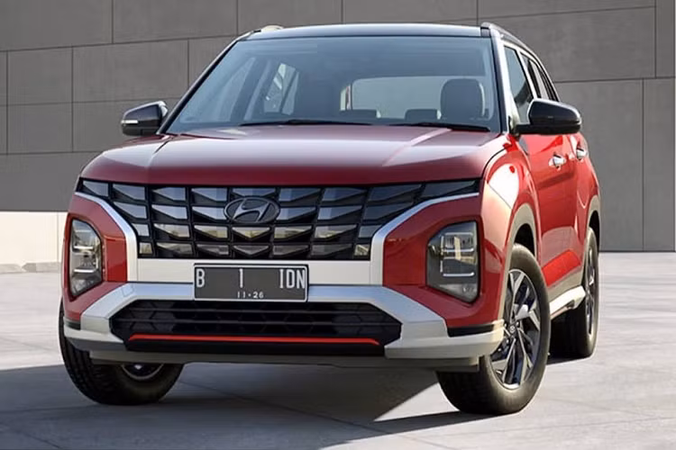 Theo kế hoạch, Hyundai Creta 2022 mới sẽ chính thức trình làng trong triển lãm Ô tô Quốc tế Gaikindo Indonesia (GIIAS) 2021, khai mạc vào ngày mai, 10/11. Trước thời điểm đó, hãng Hyundai lại không thể giữ bí mật về thiết kế hoàn chỉnh của mẫu SUV hạng B này vì những hình ảnh rò rỉ của Creta 2022 đã được lan truyền trên mạng. 