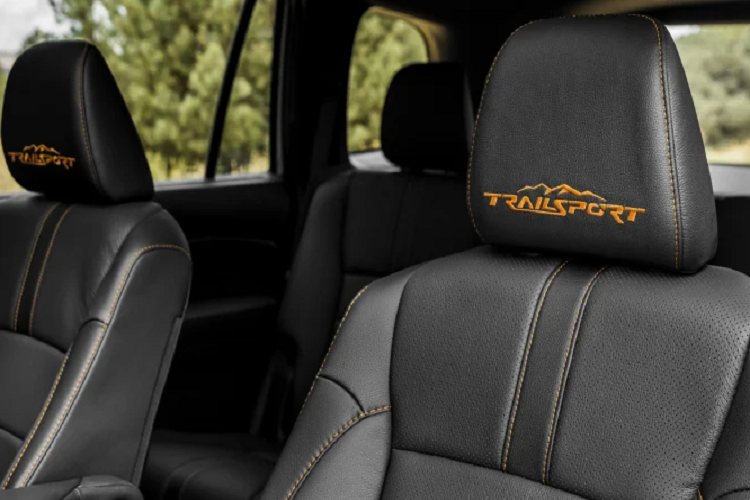 Honda Passport 2022 được trang bị tiêu chuẩn động cơ xăng 3.5L V6 cho công suất tối đa 280 mã lực, và được truyền đến các bánh xe thông qua hộp số tự động 9 cấp. Các phiên bản dẫn động AWD sẽ được trang bị hệ thống phân bổ mô-men xoắn i-VTM4 của Honda, tăng cường khả năng vượt địa hình.