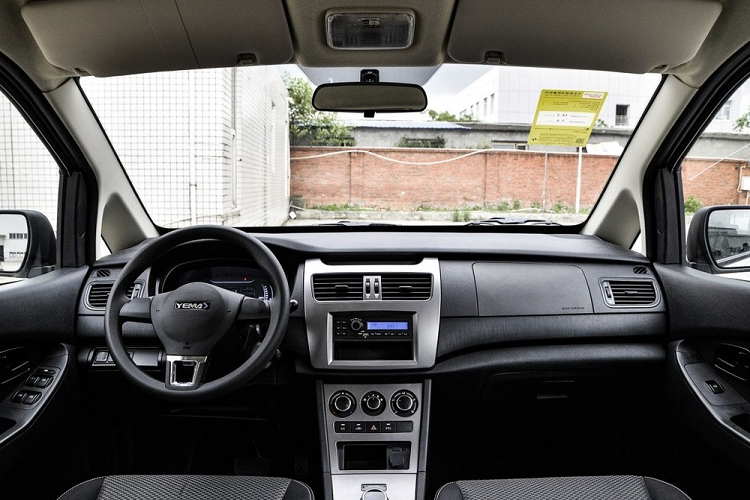 Mẫu minivan này có trang bị một mô tơ điện với 93 mã lực và 180 Nm mô-men xoắn cực đại. Mô tơ điện này được kết nối với một cụm pin 48 kWh khiêm tốn, song vẫn mang lại cự li di chuyển 350 km theo chu kỳ NEDC. Khi sử dụng một bộ sạc nhanh, Spica EV có thể sạc từ 30 % tới 80% dung lượng pin trong 40 phút.