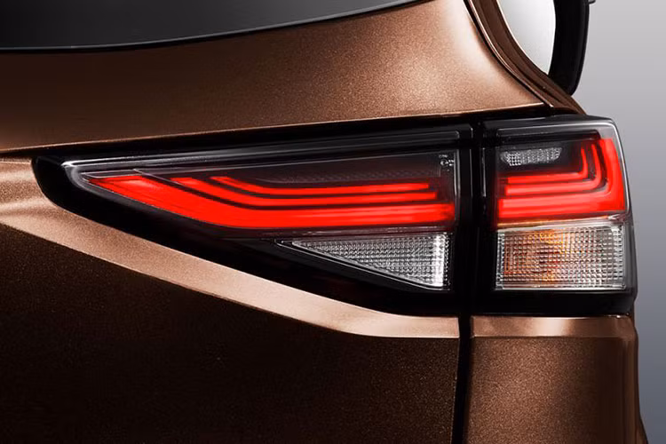 Theo đánh giá của khách hàng Thái Lan, Isuzu MU-X 2021 có thiết kế thanh lịch, công nghệ hiện đại và trang bị an toàn đầy đủ. So với những đối thủ cùng phân khúc, mẫu xe này mang đến nhiều giá trị tốt hơn. 