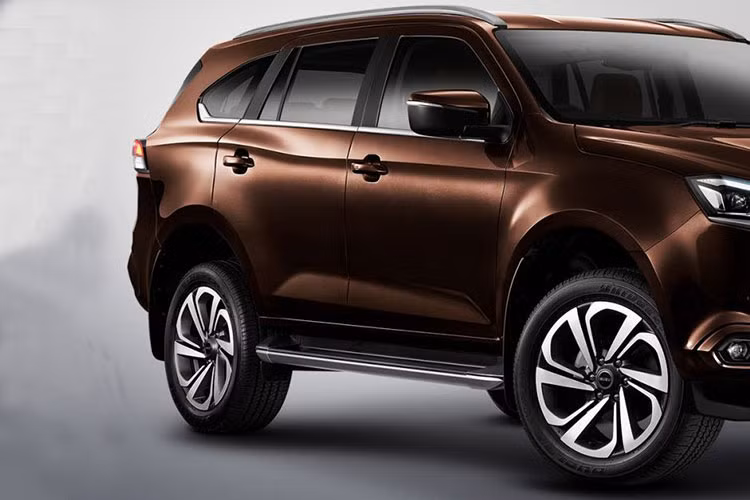 Được biết, lượng xe mới bán ra tại thị trường Thái Lan trong 11 tháng đầu năm 2020 đã giảm 25,1% so với cùng kỳ năm ngoái. Trong khi đó, lượng xe du lịch bán ra ở thị trường này cũng giảm 32,6% trong cùng kỳ. Thế nhưng, khách hàng Thái Lan vẫn đổ xô đặt cọc Isuzu MU-X 2021.