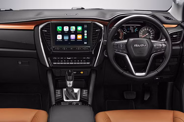 Được ưa chuộng tại thị trường Thái Lan là thế nhưng Isuzu MU-X lại không có nhiều cơ hội ở Việt Nam. Tại Việt Nam, mẫu SUV cỡ trung này hiện có giá dao động từ 779 triệu đến 1,12 tỷ đồng.