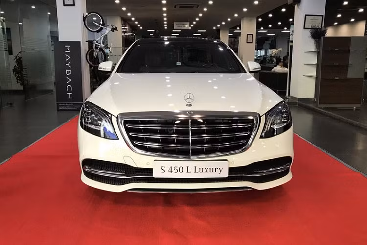"Trái tim" chiếc xe sang Mercedes-Benz S450 của nữ ca sĩ kiêm diễn viên Bảo Anh mới mua được trang bị khối động cơ xăng V6, dung tích 3.0 lít, sản sinh công suất tối đa 270 mã lực tại dải tua máy 5.500 - 6.000 vòng/phút cùng mô-men xoắn cực đại 500 Nm tại dải tua máy 1.800 - 4.500 vòng/phút.