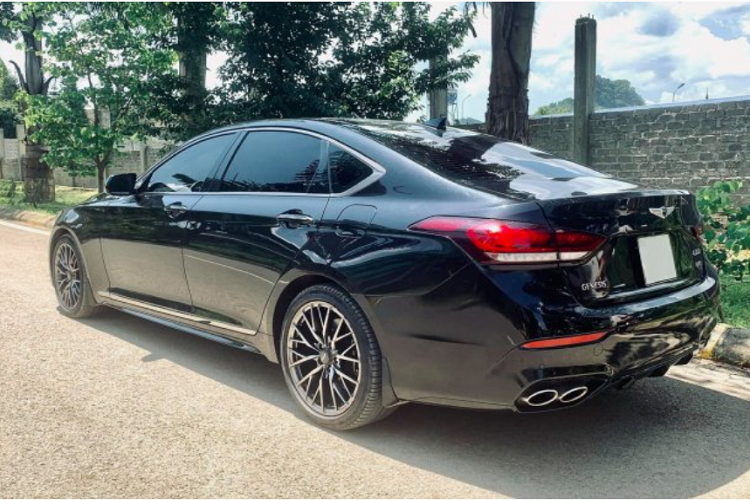 Nhờ đó, Genesis G80 Sport có thời gian tăng tốc từ 0 – 100km/h khoảng 5,6 giây, nó nhanh hơn cả Lexus GS 350 F Sport RWD 2017 (5,9 giây). Chính vì thế, Genesis G80 Sport 2018 trở thành mẫu xe lý tưởng dành cho khách hàng yêu thích cầm lái một chiếc sedan mạnh mẽ.