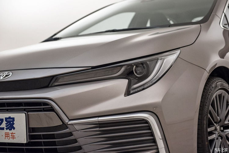 Levin về cơ bản chính là mẫu xe "sinh đôi không cùng trứng" của Toyota Corolla ở thị trường Trung Quốc. Hai mẫu xe này do 2 liên doanh khác nhau của hãng Toyota tại Trung Quốc sản xuất. Đồng thời, Toyota Levin cũng sở hữu thiết kế khác biệt so với Corolla để người tiêu dùng không bị nhầm lẫn. Nếu như Corolla tại Trung Quốc giống với Toyota Corolla Altis ở Đông Nam Á thì Levin lại có thiết kế na ná Corolla dành cho thị trường Mỹ.