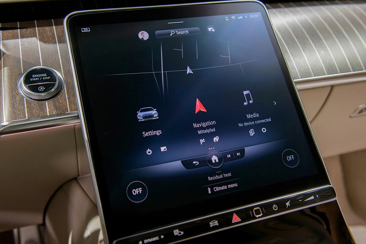 Tại Trung Quốc, giá xe Mercedes-Maybach S 480 được niêm yết 1,46 triệu nhân dân tệ, tương đương 225.000 USD (hơn 5,1 tỷ đồng). Hiện tại, đây là phiên bản duy nhất của S-Class Maybach tại thị trường này. Trong tương lai, các phiên bản cao hơn là S 580 và S 680 sẽ có mặt tại Trung Quốc. Các phiên bản này sử dụng động cơ tăng áp kéo V8 4.0L mạnh 496 mã lực và tăng áp kép V12 6.0L mạnh 621 mã lực.