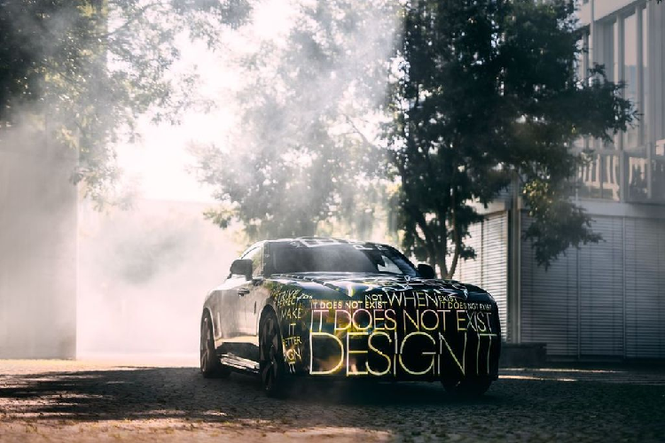 Nhưng chắc chắn một điều rằng, mẫu xe Rolls-Royce Spectre chạy điện sẽ sở hữu khối động cơ có hiệu suất “ngang ngửa” động cơ đốt trong V12.