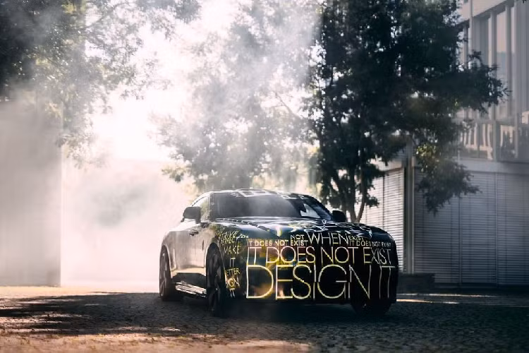 Nhưng chắc chắn một điều rằng, mẫu xe Rolls-Royce Spectre chạy điện sẽ sở hữu khối động cơ có hiệu suất “ngang ngửa” động cơ đốt trong V12.