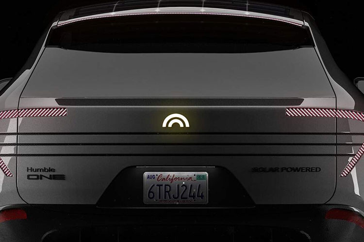 Với chiều dài 5,03 mét, nó sẽ dài hơn một chút so với Toyota Corolla và ngắn hơn một chiếc Tesla Cybertruck. Về mặt trọng lượng, chiếc xe điện công nghệ cao này sẽ nặng khoảng 1.815 kg.