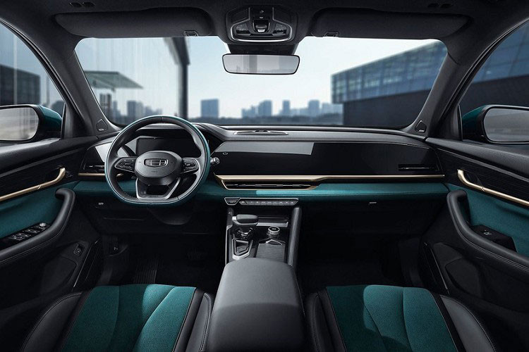 Bên trong chiếc Xingyue L 2021 trong hình ảnh do hãng Geely mới tung ra là không gian nội thất có những điểm nhấn màu xanh ngọc "tông xuyệt tông" với ngoại thất.