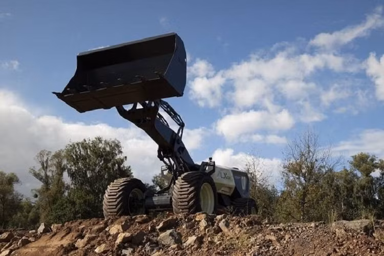 Volvo đã chế tạo cỗ máy với các phụ tùng dựa trên hệ truyền động L25 Electric hiện có. Nhờ đó, nhà sản xuất xe Thụy Điển đã làm ra một chiếc xe xây dựng chạy hoàn toàn bằng điện, tiếng ồn thấp với thời gian hoạt động lên đến 8 giờ đồng hồ.