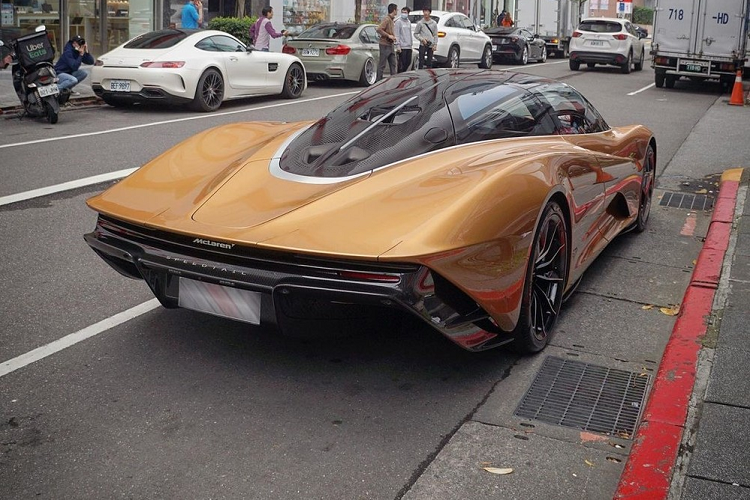 Mới đây nhất, một chiếc siêu xe triệu đô McLaren Speedtail đã có mặt tại Đài Loan và đây cũng được cho là chiếc xe McLaren Speedtail đầu tiên về đây. Giá xe McLaren Speedtail ở tại thị trường nước ngoài rơi vào tầm 56 tỷ đồng và sẽ có giá lăn bánh hơn 120 tỷ đồng ở Đài Loan.