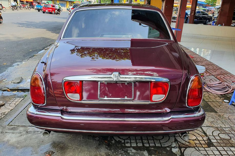 Điều này có thể nhận định được độ bền của các chi tiết trên xe cũng như phong cách sử dụng, bảo quản của chủ cũ khá tốt.