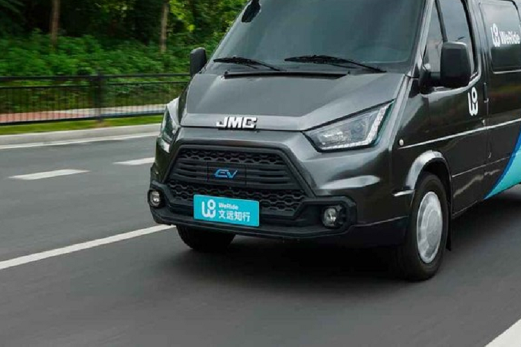 Hồi đầu năm nay, WeRide đã được cơ quan quản lý phương tiện cơ giới California cho phép bắt đầu thử nghiệm hai chiếc xe ô tô tự hành mà không có người lái an toàn, tại San Jose. Có lẽ sẽ không còn lâu nữa, những chiếc Robovan sẽ bắt đầu lưu thông trên các con đường ở California, Mỹ, và sau đó là mở rộng ra nhiều thị trường quốc tế hơn.