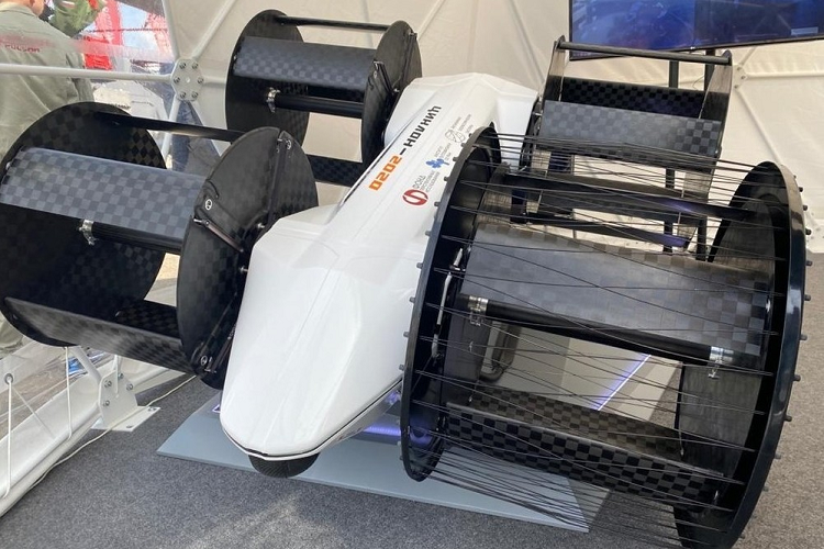 Cụ thể, Foundation for Advanced Research Projects của Nga đã bắt đầu nghiên cứu và tạo nên một chiếc xe bay đột phá Cyclocar, và nó sẽ có thể chở tới 6 người. Động cơ của xe là dạng điện hoàn toàn, song một phiên bản hybrid cũng sẽ được phát triển.