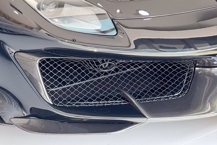 Ferrari 488 Pista có thời gian tăng tốc từ vị trí xuất phát lên 100 km/h chỉ trong thời gian 2,85 giây, nhanh hơn 0,15 giây so với 488 GTB.