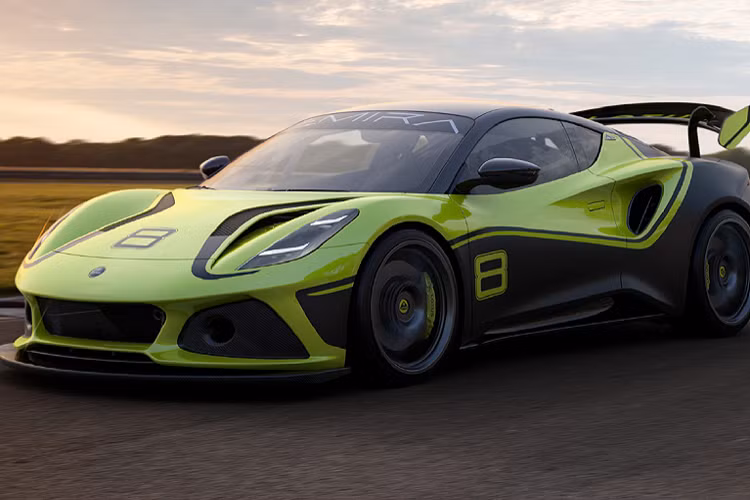 Cho đến nay, hãng xe thể thao Anh Quốc đã quyết định ra mắt phiên bản xe đua GT4 của mẫu xe Emira này để sẵn sàng tranh tài tại các giải đua thuộc hạng mục GT4 kể từ năm sau. Mẫu xe đua này được ra mắt để thay thế cho mẫu xe đua Lotus Evora GT4 mới từng được sử dụng trong thời gian vừa qua. Cho đến nay, hãng xe thể thao Anh Quốc đã quyết định ra mắt phiên bản xe đua GT4 của mẫu xe Emira này để sẵn sàng tranh tài tại các giải đua thuộc hạng mục GT4 kể từ năm sau.