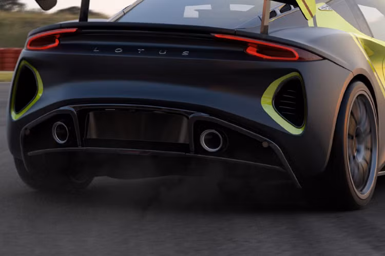 Phiên bản siêu xe Lotus Emira GT4 được phát triển với sự hợp tác của thương hiệu RML Group. Thương hiệu xe hơi có trụ sở tại Hethel sẽ chỉ sản xuất một số lượng giới hạn các mẫu xe Emira GT4 cho mùa giải 2022 và sẽ có kế hoạch tăng sản lượng cho năm 2023 nếu nhận được những phản hồi tích cực trong năm tới. Mẫu xe đua này được ra mắt để thay thế cho mẫu xe đua Lotus Evora GT4 từng được sử dụng trong thời gian vừa qua.