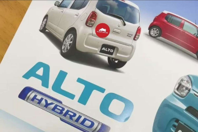 Theo tin đồn, Suzuki Alto 2022 bản tiêu chuẩn tại Nhật Bản sẽ dùng động cơ xăng 3 xi-lanh, hút khí tự nhiên mới phát triển với thông số vận hành cải thiện. Trong khi đó, bản cao cấp sẽ được trang bị hệ truyền động mild hybrid mới, giúp Suzuki Alto 2022 càng tiết kiệm xăng hơn nữa. Nhiều khả năng Suzuki Alto 2022 sẽ trở thành một trong những mẫu xe tiết kiệm xăng nhất phân khúc tại thị trường Nhật Bản.
