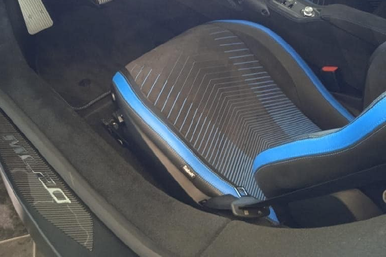 Chiếc siêu xe Maserati MC20 sắp về Việt Nam được trang bị khối động cơ xăng V6, dung tích 3.0 lít, tăng áp kép, bơm ra công suất tối đa 621 mã lực tại tua máy 7.500 vòng/phút và mô-men xoắn cực đại 730 Nm tại tua máy 3.000 vòng/phút.