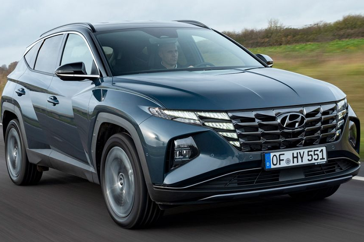  4. Hyundai Tucson (5.869 chiếc) Kể từ khi ra mắt phiên bản mới, Hyundai Tucson đã nhanh chóng trở thành "thỏi nam châm" thu hút sự chú ý của giới truyền thông và người tiêu dùng khắp toàn cầu. Tại Hàn Quốc, mẫu xe này cũng ghi nhận mức doanh số ấn tượng với 5.869 xe trong tháng 2/2021 và trở thành mẫu xe bán chạy thứ 4 trong tháng tại đây.