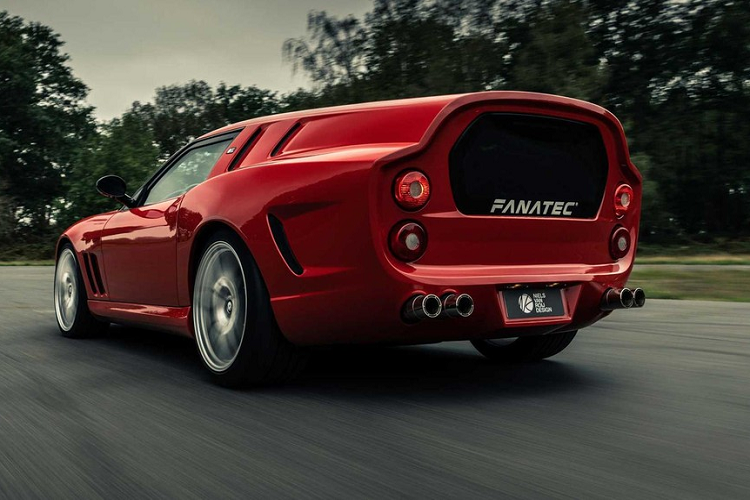 Đối với dự án mới nhất, Niels van Roij Design đã tái hình dung mẫu xe đua nổi tiếng Ferrari 250 GT SWB Breadvan 1962. Mang tên “Breadvan Hommage”, dự án độc nhất vô nhị này được dựa trên một chiếc Ferrari 550 Maranello và được chế tạo cho “một người hâm mộ đích thực” của thương hiệu Ý, một người muốn một chiếc xe thay thế GTC4 Lusso kiểu dáng shooting brake hiện tại của Ferrrari.