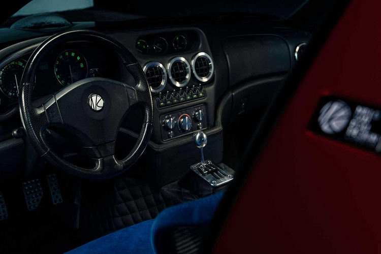 Chiếc siêu xe Ferrari 250 GT SWB Breadvan nguyên bản vốn được chế tạo dựa trên một chiếc Ferrari 250 GT SWB 1961 và được ủy quyền bởi đội đua Scuderia Serenissima để cạnh tranh với những chiếc Ferrari 250 GTO mới tại Le Mans. Thân vỏ khí động học và cái đuôi Kamm đã mang lại cho nó biệt danh Breadvan.