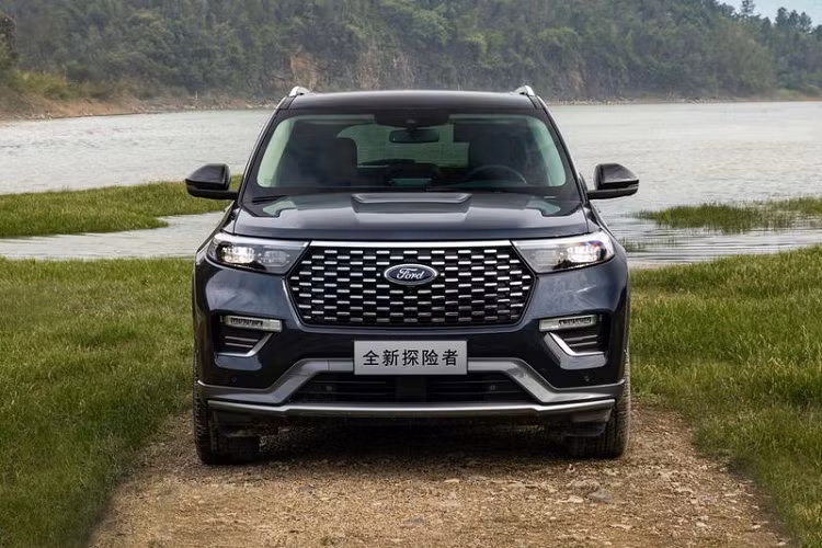 Mới đây, hình ảnh mẫu xe SUV Ford Explorer facelift đã xuất hiện trên cổng thông tin của Bộ Công nghiệp và Công nghệ thông tin Trung Quốc, khả năng cao xe sẽ được trình làng trong năm sau.