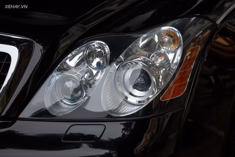 Trong khi Rolls-Royce hay Bentley thì lại nhắm tới khách hàng trung tuổi, có xu hướng cổ điển, yêu thích vật liệu sang trọng và cần tới sự bền bỉ.