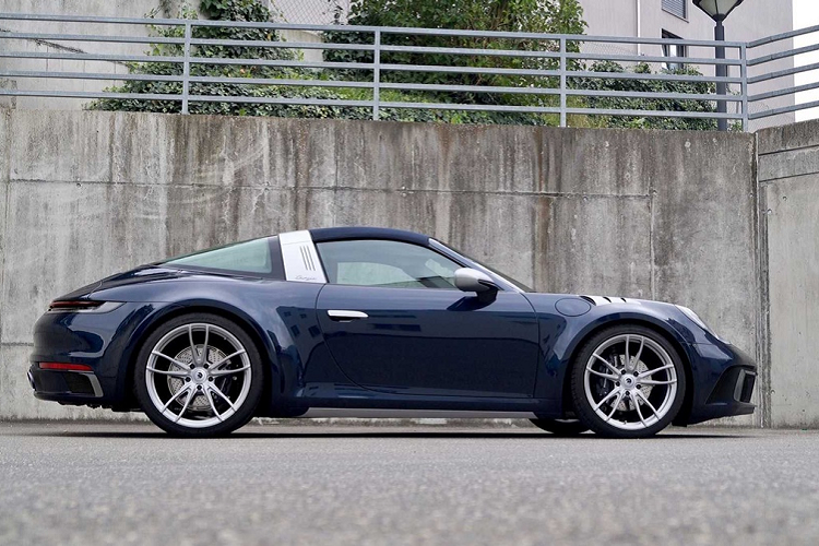 Khối động cơ twin-turbo 6 xy-lanh dung tích 3.0L trên phiên bản Targa 4S có công suất tiêu chuẩn 444 mã lực, đi kèm hộp số 8 cấp ly hợp kép PDK.