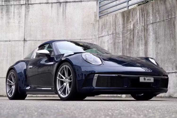 Ngam Porsche 911 Targa so huu goi do than rong doc nhat the gioi