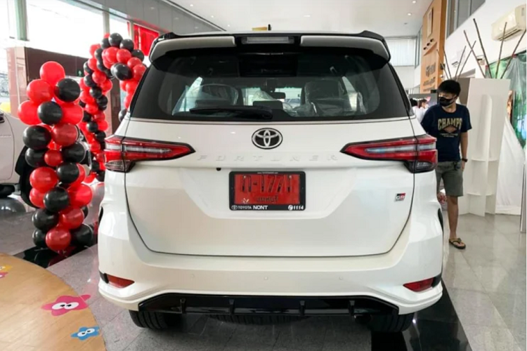 Khả năng cao, khi về Việt Nam, Fortuner GR Sport sẽ được định vị cao hơn phiên bản Legender 2.8 4x4 AT hiện tại.