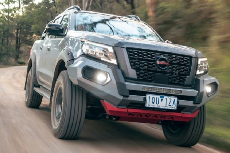 Chẳng bao lâu sau khi tung ra Nissan Navara 2021 mới tại thị trường Úc, hãng Nissan lại chuẩn bị vén màn 1 phiên bản mới của dòng xe bán tải này, mang tên Pro-4X Warrior. Được phát triển dựa trên bản Pro-4X cao cấp nhất của dòng Nissan Navara 2021 hiện đang bán tại Úc, Pro-4X Warrior sẽ thay thế đàn anh N-Trek Warrior cũ.