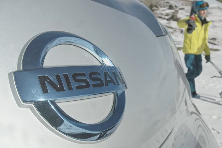 Được gọi là xe điện Nissan e-NV200 Winter Camper, mẫu concept có khoảng sáng gầm nâng cao, lốp xe to dày, khung thép cản va fới hai bóng đèn ở phía trước, tấm chắn bùn ở hai bánh sau, bậc đỡ cửa vào, thanh chắn bên sườn, và một bộ thảm sàn cao su cho nội thất.