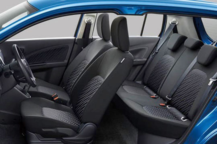 Điển hình là nền tảng khung gầm HeartTech thừa hưởng từ Suzuki Swift, động cơ 1.0L Dual Jet VVT cải tiến với hệ thống Idle Start-Stop thông minh - nhờ đó mà Suzuki có thể tự tin tuyên bố rằng Celerio mới sẽ là mẫu xe chạy xăng tiết kiệm nhiên liệu nhất tại Ấn Độ.